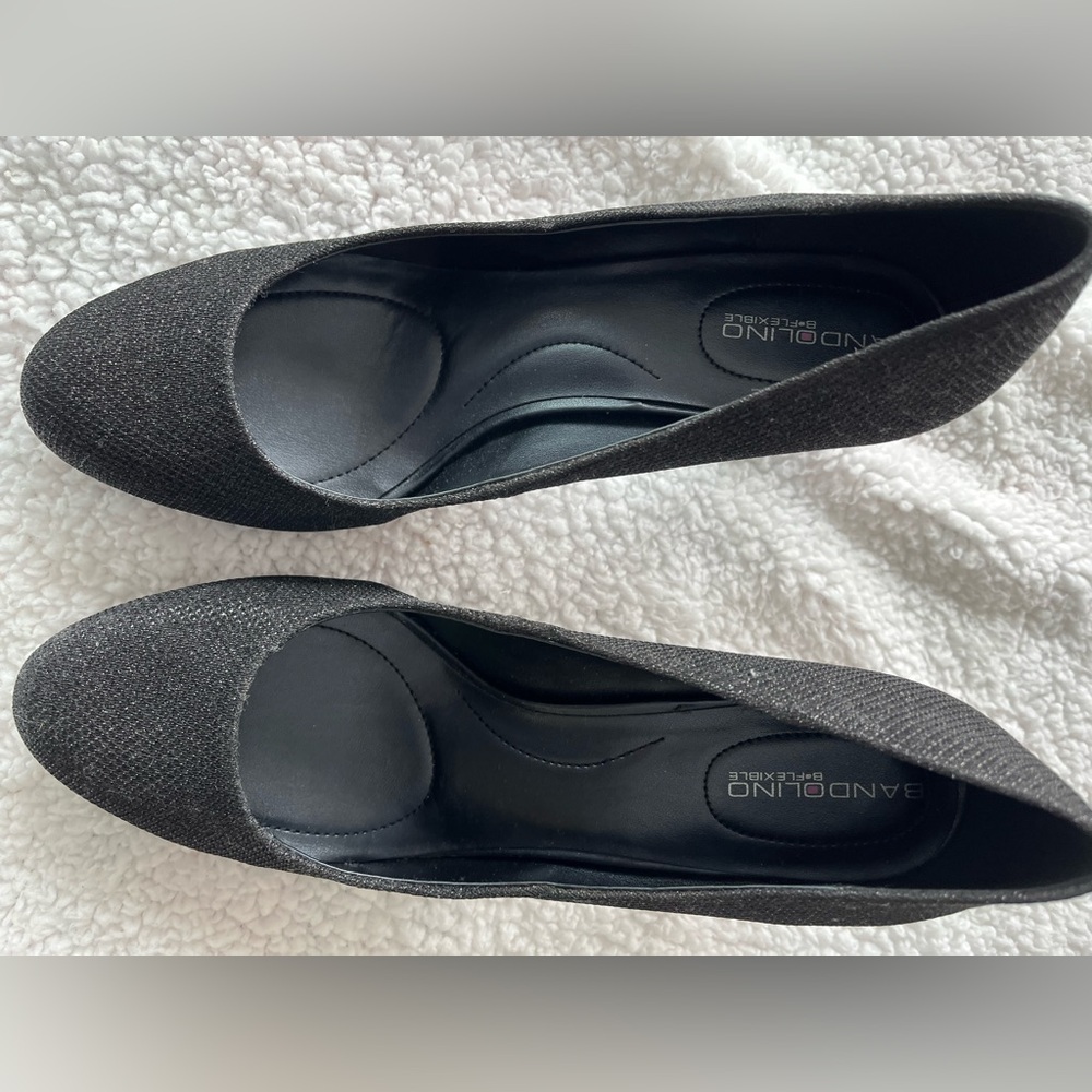 Bandolino Women's Textured Black Heels